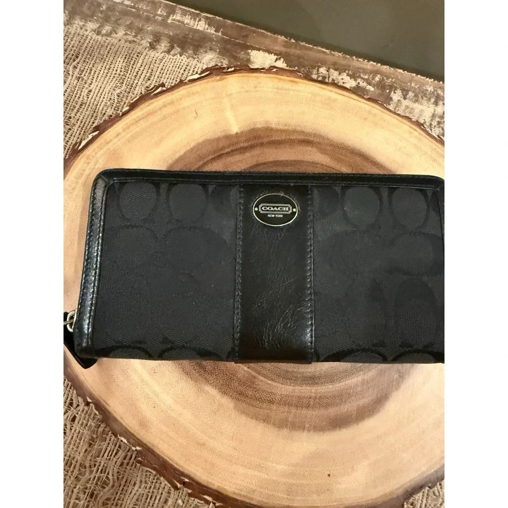 Vintage Coach 48437 Legacy Signature Stripe Zip Wallet Black Fabric & Leather